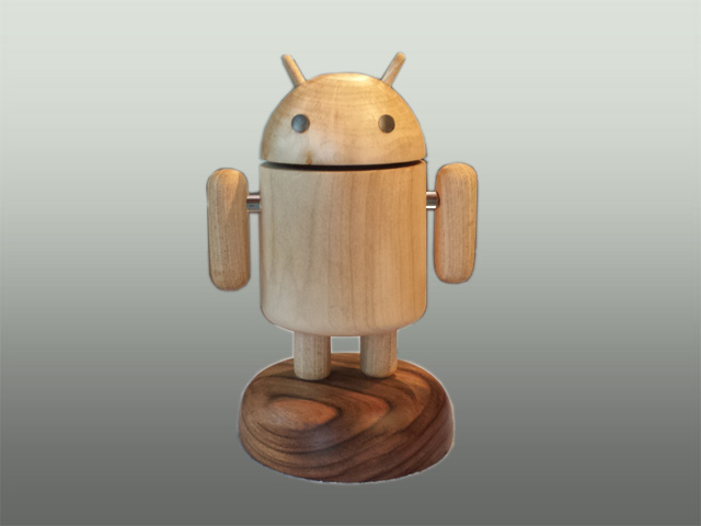 Trædrejet Android figur
